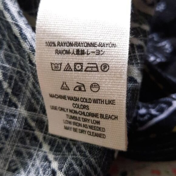 Free People NWT Walking On A Dream Keyhole Long Sleeve Tunic Size Small - Picture 4 of 6